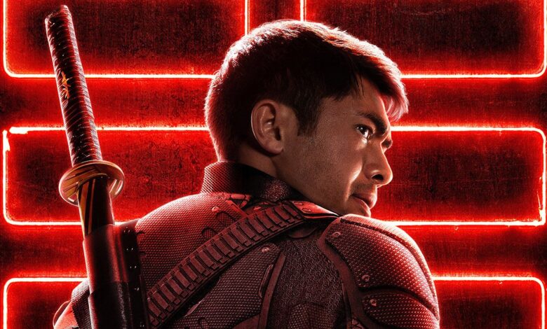 Póster de la película Snake Eyes muestra a Henry Golding con el disfraz de GI Joe