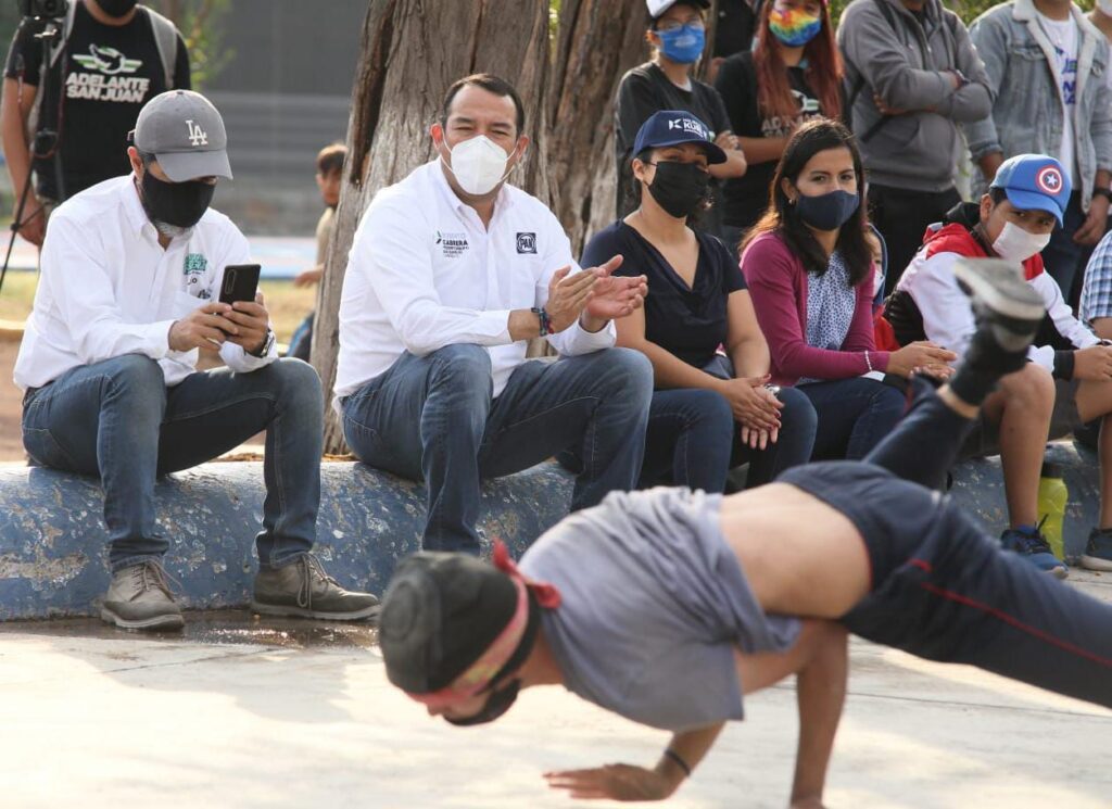 Roberto Cabrera convive con deportistas en Paso de Guzmán ofrece mas áreas de esparcimiento
