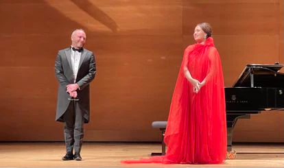 La soprano Sonya Yoncheva y el pianista Antoine Pallou, durante el recital.