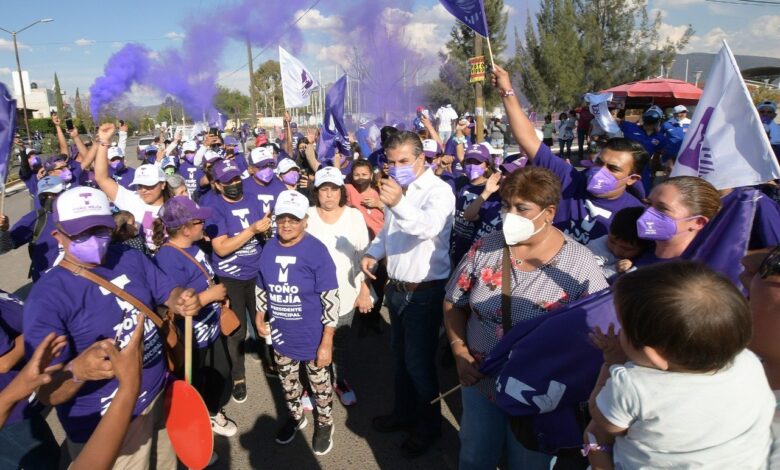 Todo un éxito la caravana de La Victoria que encabezó Toño Mejía