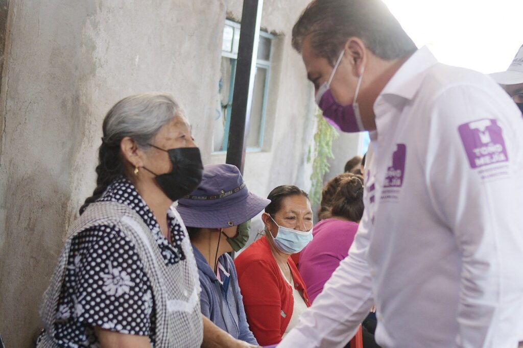 Toño Mejía fortalecerá apoyo para adultos mayores de La Tortuga