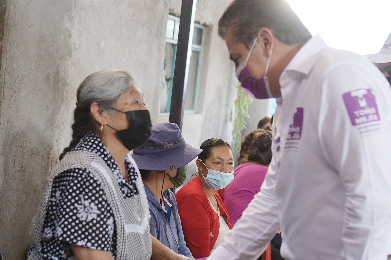 Toño Mejía fortalecerá apoyo para adultos mayores de La Tortuga