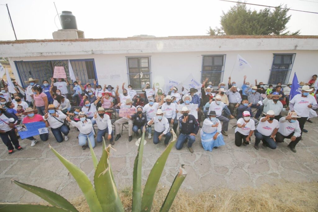 Vero Hernández visita Santiago Mexquititlán, gran recibimiento en los 6 Barrios