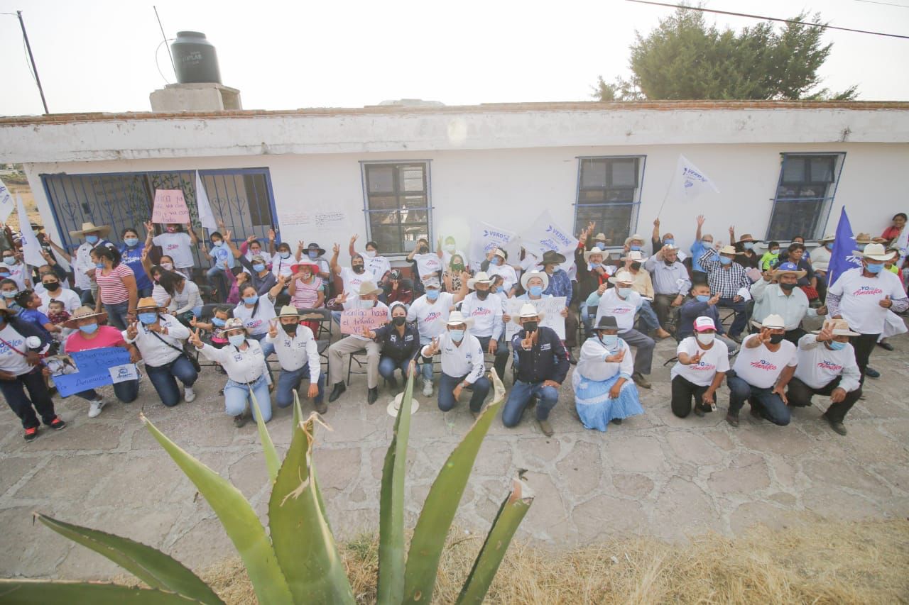 Vero Hernández visita Santiago Mexquititlán, gran recibimiento en los 6 Barrios