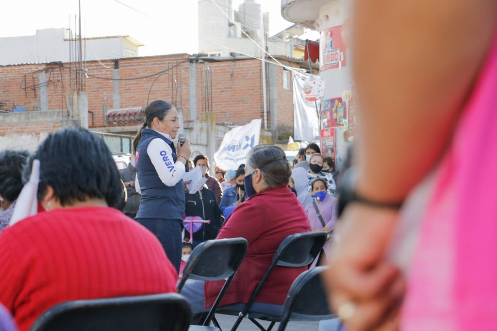 Veronica Hernández señala que el tema de la Seguridad es primordial en sus propuestas de campaña