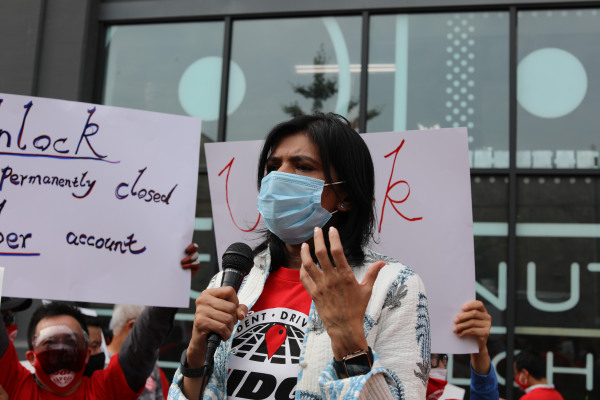 Los conductores de viajes compartidos se reúnen en Nueva York con la esperanza de sindicalizarse