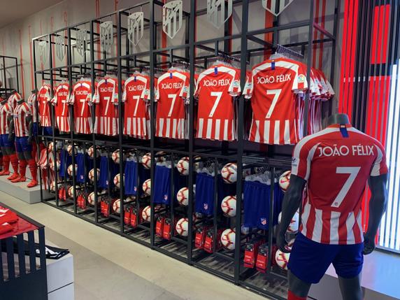 La camiseta de Joao Félix ya se vende en el Metropolitano