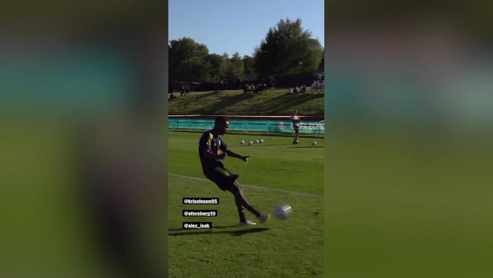 Isak: goles contra el Covid-19 Isak: goles contra el Covid-19