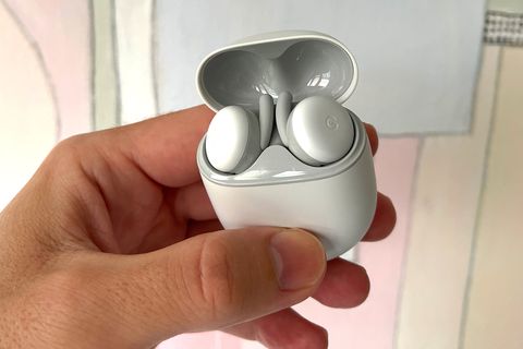 google pixel buds en estuche de carga