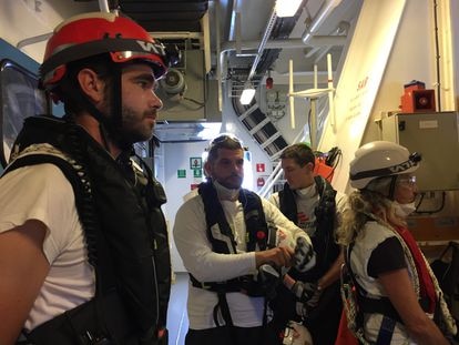 Antonin Richard (izquierda) minutos antes del rescate.