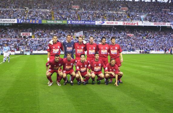 Una alineación histórica ante una marea txuri urdin- Kovacevic, Westerveld, Kvarme, Boris, Alonso; De Pedro, Rekarte, Nihat, Aranburu, Karpin.