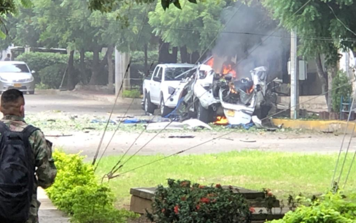 Explota coche bomba en batallón militar en Colombia; hay 23 heridos | Videos