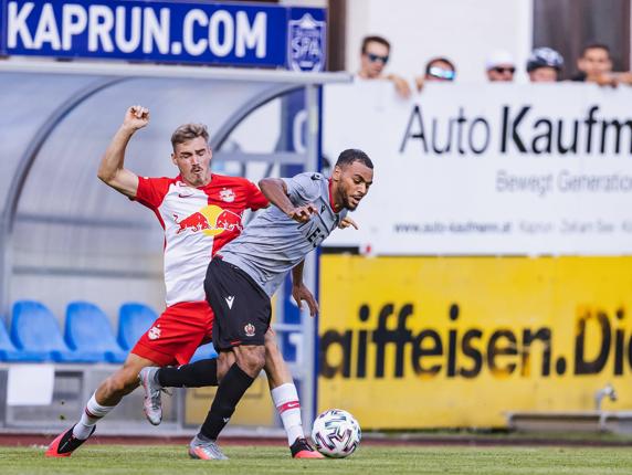 Pokorny, en un amistoso con el Red Bull Salzburgo ante el Niza el pasado verano en el Alois Latini Stadium, Zell am See, de Austria