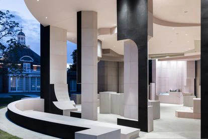 Las formas arquitectónicas del pabellón son réplicas de elementos procedentes de distintos puntos de la geografía londinense.