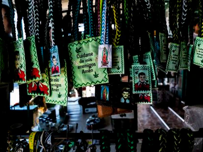 Imágenes del santo Jesus Malverde en la capilla de Culiacán, Sinaloa.