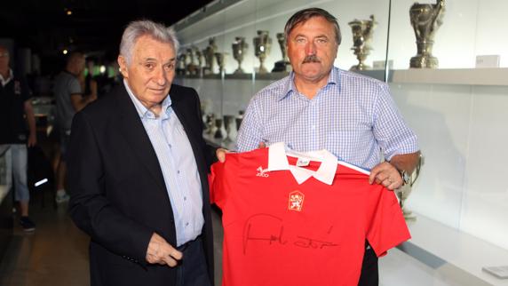 Visita de Panenka al Camp Nou.