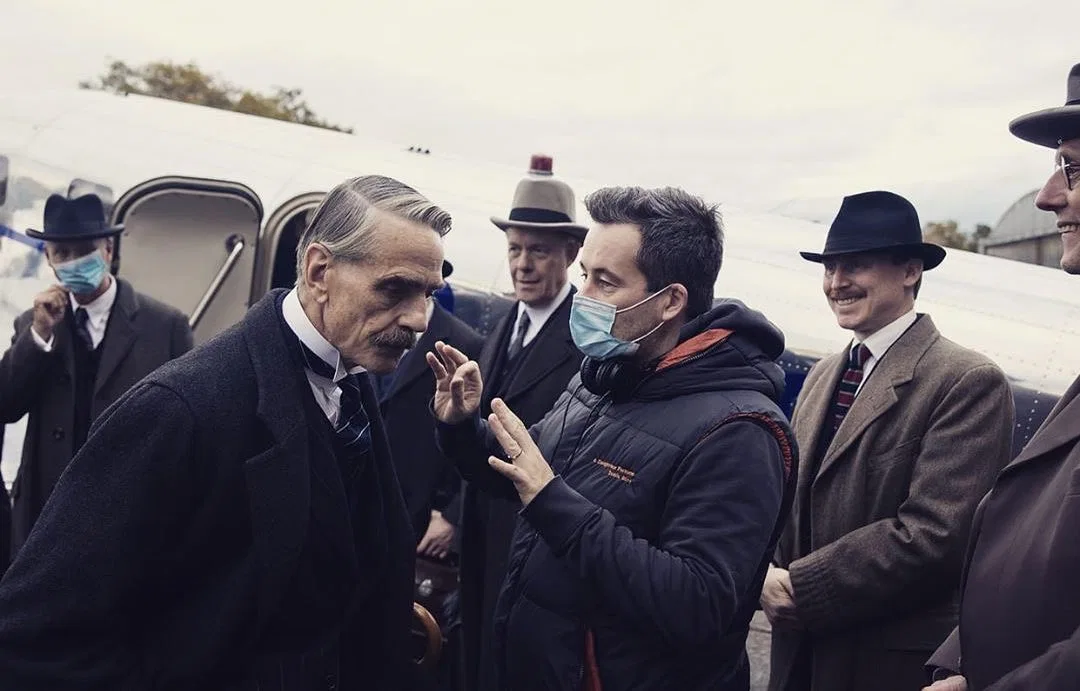 munich-jeremy-irons-netflix-película-neville-chambelán-en-set munich jeremy hierros netflix película neville chambelán en el set