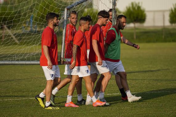 Los jugadores del Inter d Escaldes, en un entrenamiento