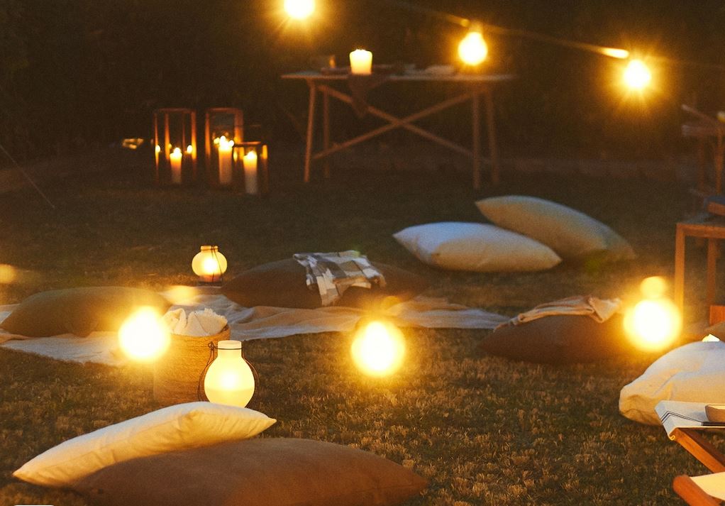 Cómo montar un cine de verano en tu casa con productos de Zara Home