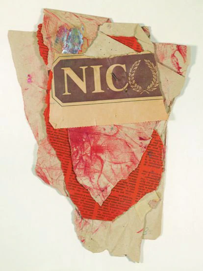 'Collage' con sanguinia y clavo, de 1983, obra de Miguel Ángel Campano.