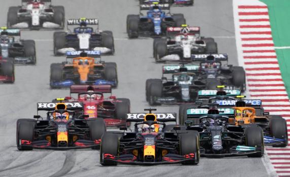 Verstappen no dio opción a Hamilton en el GP de Estiria, dominando desde la salida