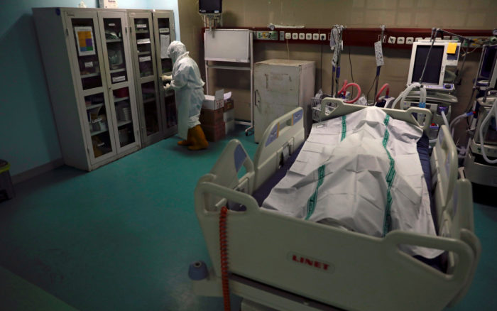 Huracanes e invierno podrían agravar pandemia de coronavirus en América: OPS