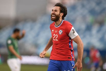 Ben Brereton celebra su primer gol con Chile en el partido contra Bolivia, el pasado 18 de junio.