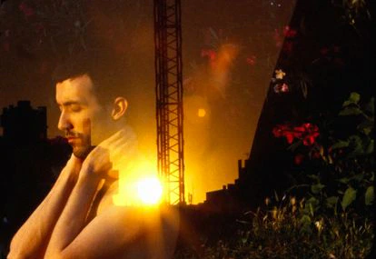 Fotograma de la película realizada por el cineasta Jorge Suárez-Quiñones para el proyecto Healing Ray, a medias con la productora musical Ylia, para el festival Rayo de Cineteca.Fotografía: Cineteca