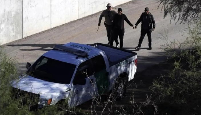 Descubren unos 130 indocumentados en casas de seguridad de Texas, entre ellos varios queretanos