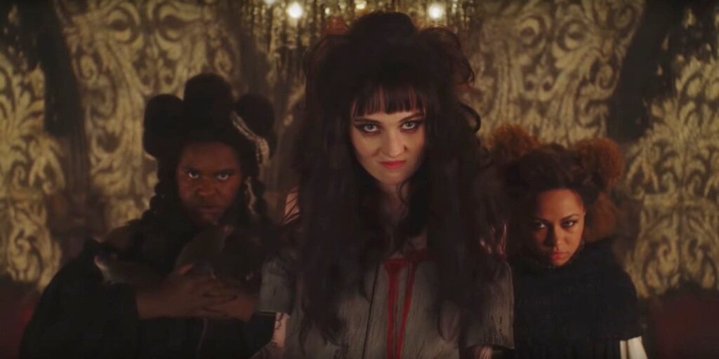 El video de School for Good & Evil revela el primer vistazo al Coven