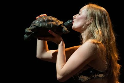 Stella Höttler, en un ensayo de 'Resurrexit Cassandra' , el monólogo que Jan Fabre estrenará en castellano en el Teatro Central de Sevilla.