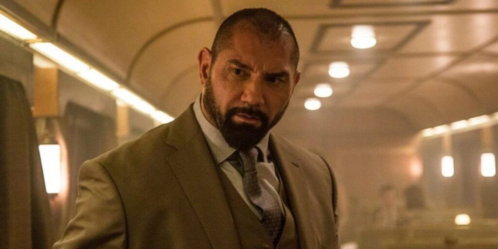 Knives Out 2 fotos del set revelan el disfraz de Dave Bautista