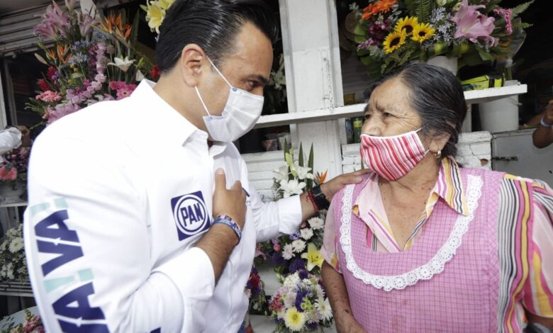 Luis Nava refrenda apoyos y compromiso con las mujeres de Querétaro