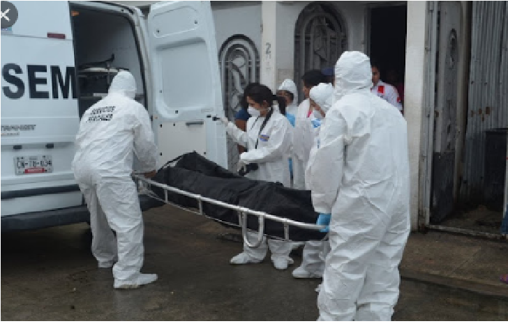 Mata a su esposa y a su hijastra y luego se suicida, antes se enfrentó a balazos con la policía, en CDMX