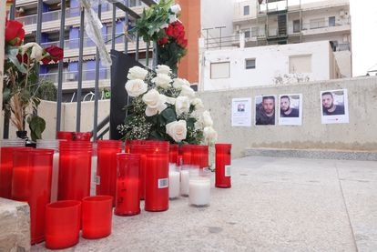 Velas en recuerdo de Younes Bilal, asesinado el pasado 13 de junio, en Mazarrón (Murcia).
