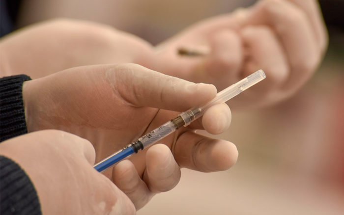 Promesa de donación de 1,000 millones de vacunas del G7 es una gota en el océano: Activistas