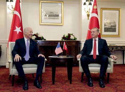 Joe Biden, entonces vicepresidente de EE UU, recibe al presidente turco, Recep Tayyip Erdogan, en Washington en marzo de 2016.