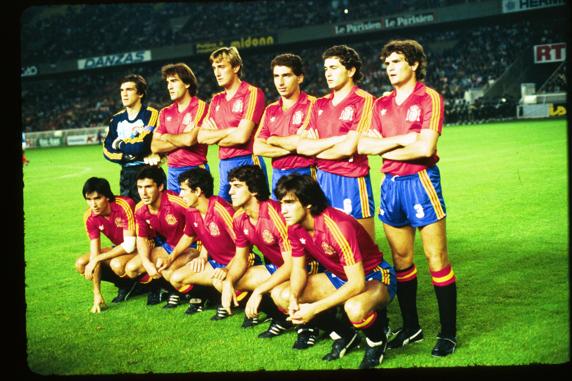 Arconada, Goikoetxea, Maceda, Gordillo, Camacho, Carrasco, Santillana, Señor, Marcos