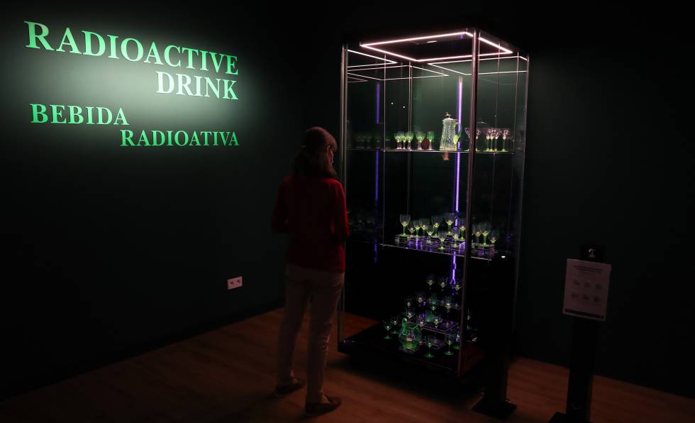 Copas de vidrio de uranio en The Bridge Collection.