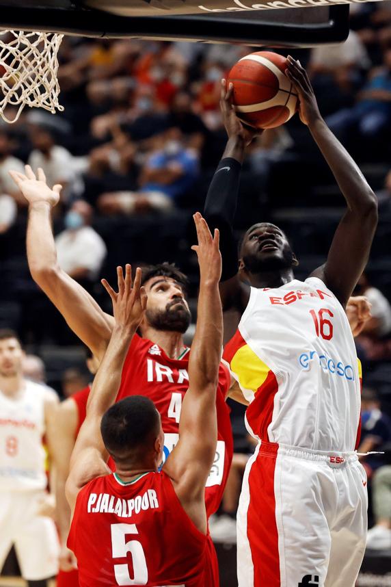 Garuba acabó como máximo reboteador español