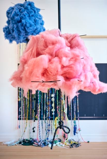 La sala Cosmic Loom (el telar cósmico). Las fibras y los colores de las lanas fueron seleccionados junto a mujeres chamanes de distintos orígenes.