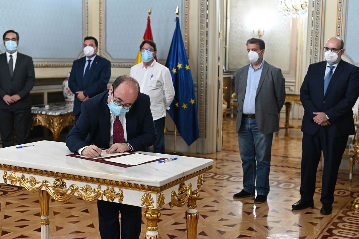 El Gobierno acuerda con los sindicatos la reforma para acabar con el abuso de la temporalidad en la Administración