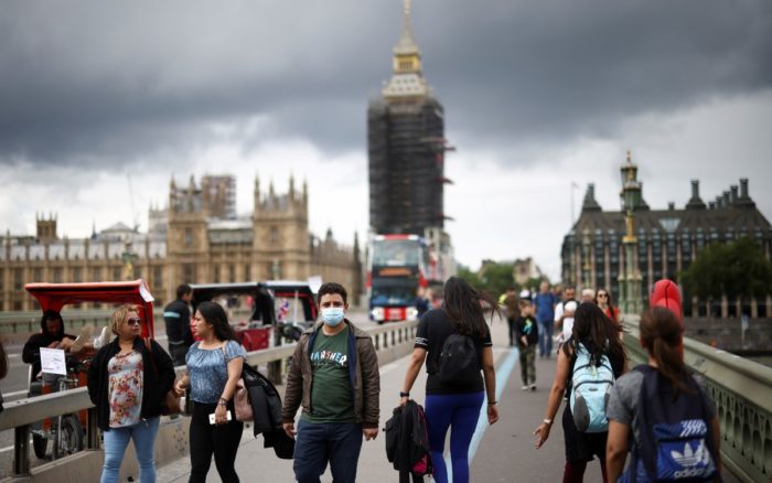 En dos semanas levantarán restricciones por Covid en Inglaterra