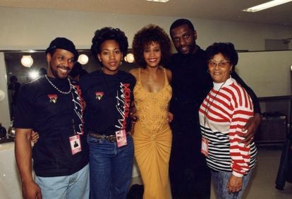 Fue la gran diva negra del música pop de los noventa, pero su vida resultó una montaña de adicciones y relaciones tóxicas.