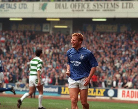 El 4 de noviembre de 1989, Johnston anotaba el gol que más daño ha hecho al Celtic