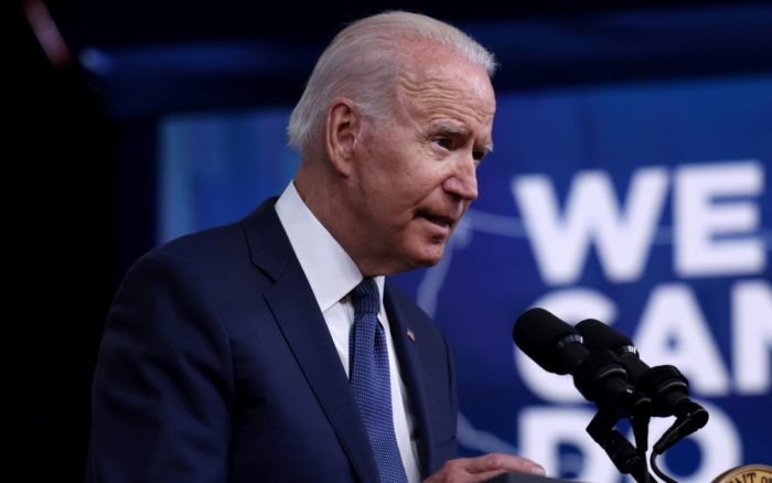 Ante peligro de variante Delta, Biden pide a jóvenes estadounidenses aplicarse la vacuna
