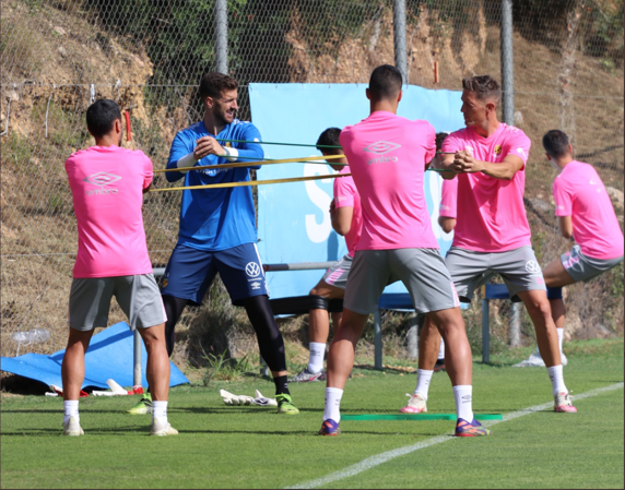 Edgar Hernández ya se ha entrenado este viernes con sus nuevos compañeros