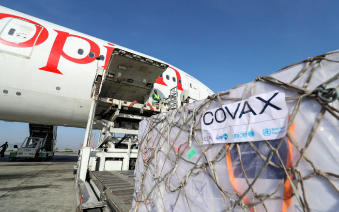 Sinovac y Sinopharm acuerdan entregar más de 550 millones de dosis anti-Covid a Covax