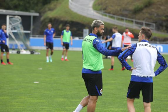 Willian José instruye a Turrientes en Zubieta