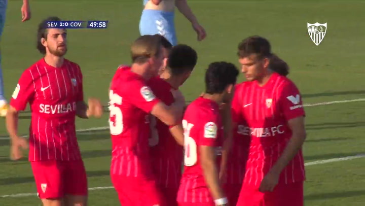 El Sevilla golea con sello canterano en su primer amistoso (4-0) El Sevilla golea con sello canterano en su primer amistoso (4-0)